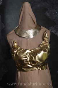 corset metalizat