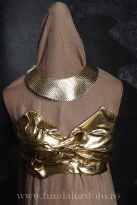 corset metalizat