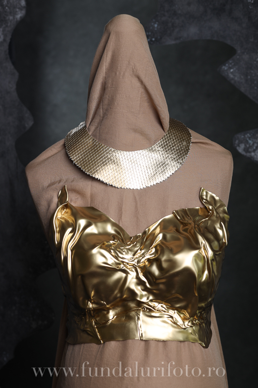 Corsete metalizate
