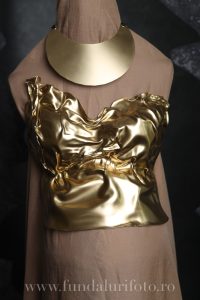 corset metalizat